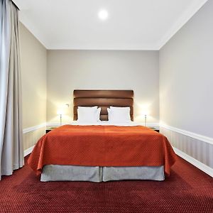 Suite met een Slaapkamer en een King Size Bed